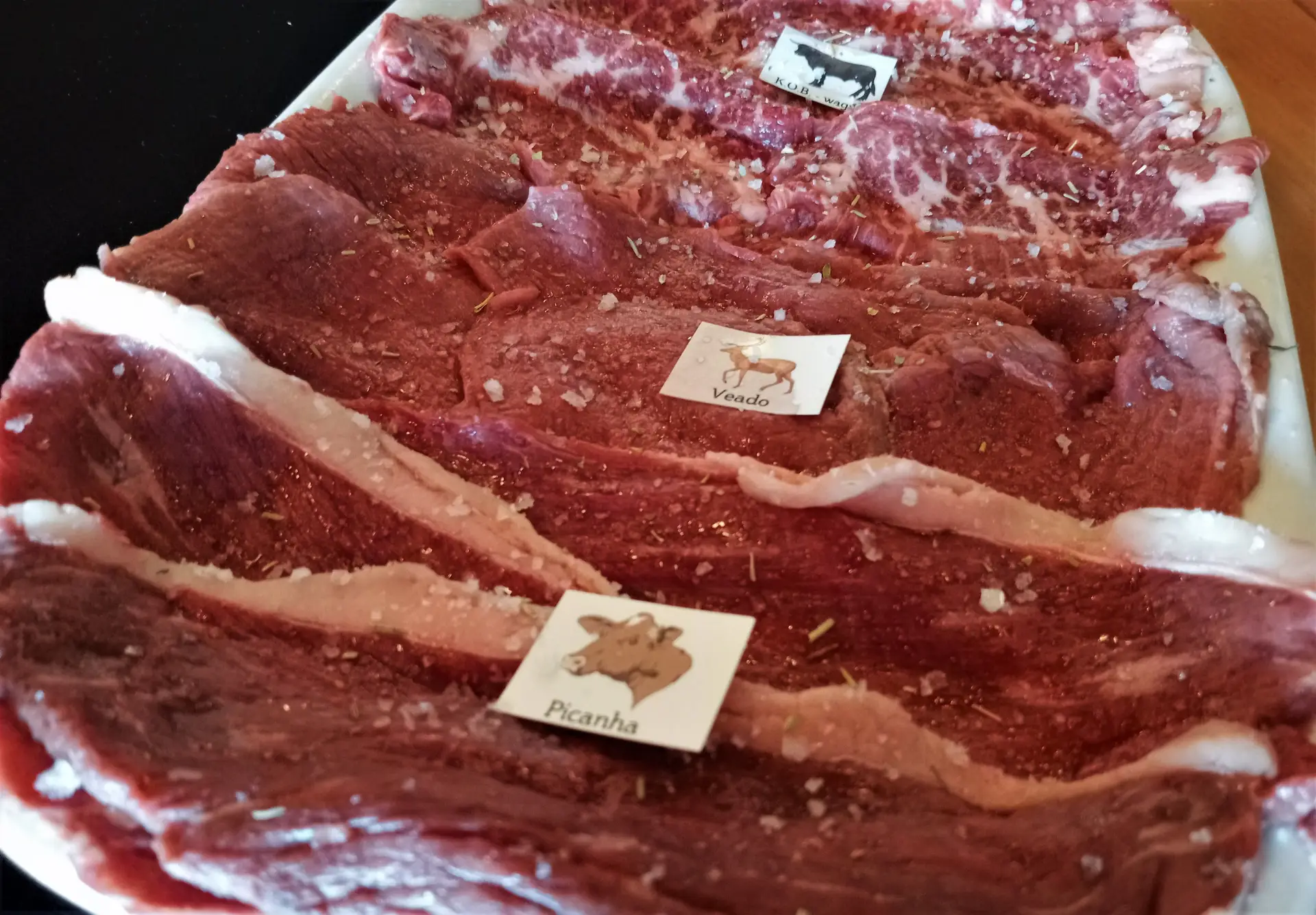 Carnes servidas no restaurante