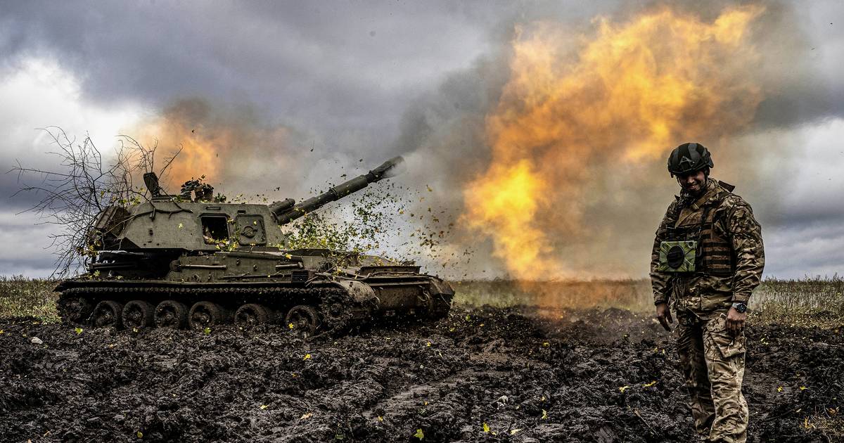 Rússia compensa perdas com armamento antigo enquanto Kiev moderniza arsenal, indica estudo
