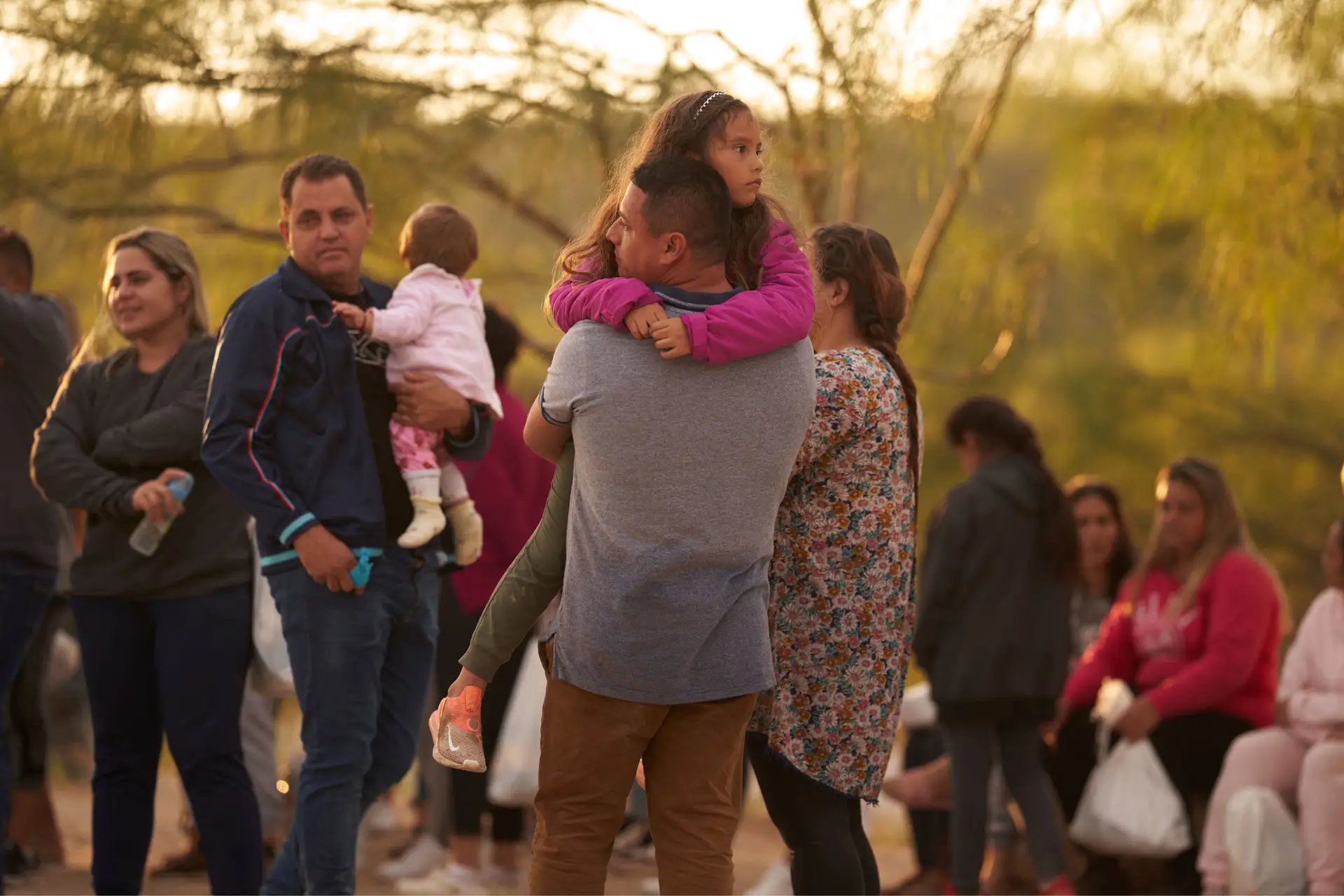 Mais de dois milhões e meio de migrantes foram detetados pelas autoridades dos EUA a cruzar a fronteira sul em 2022, um valor recorde