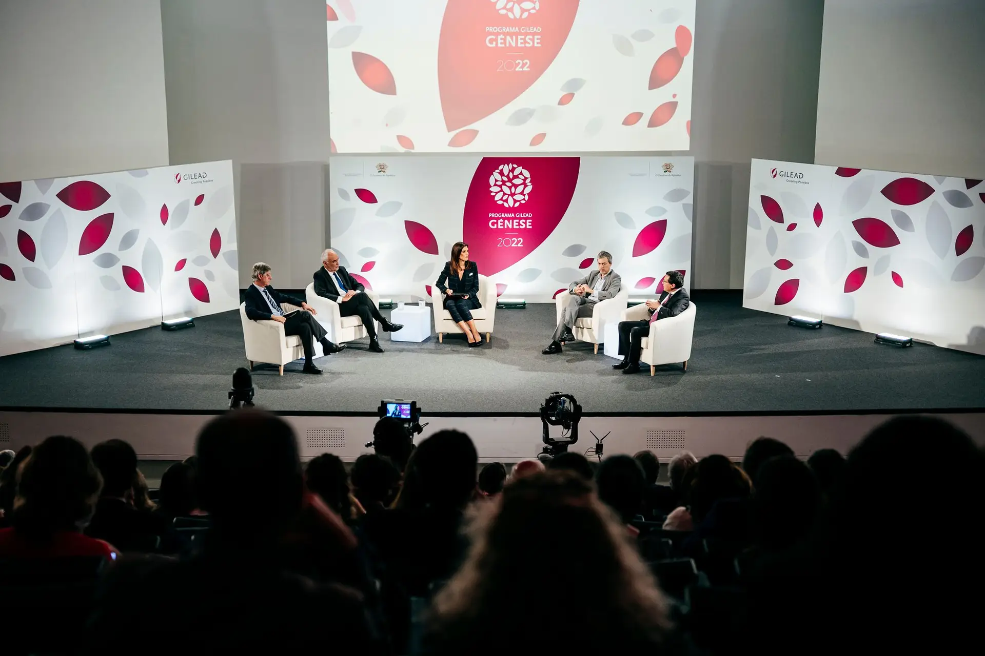 Mais acesso à saúde foi o tema em destaque no debate que contou com (da esquerda para a direita) Arlindo Oliveira (Instituto Superior Técnico), Rui Nogueira (Sociedade Portuguesa de Literacia em Saúde), Luís Goes Pinheiro (Serviços Partilhados do Ministério da Saúde) e Óscar Gaspar (Associação Portuguesa de Hospitalização Privada)
