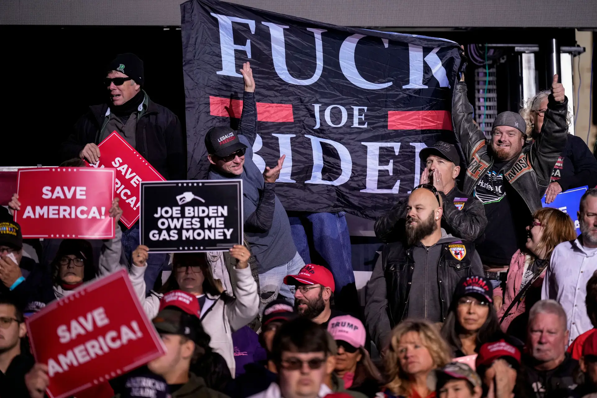 Insultos do Presidente dos Estados Unidos num comício do Partido Republicano no estado de Ohio