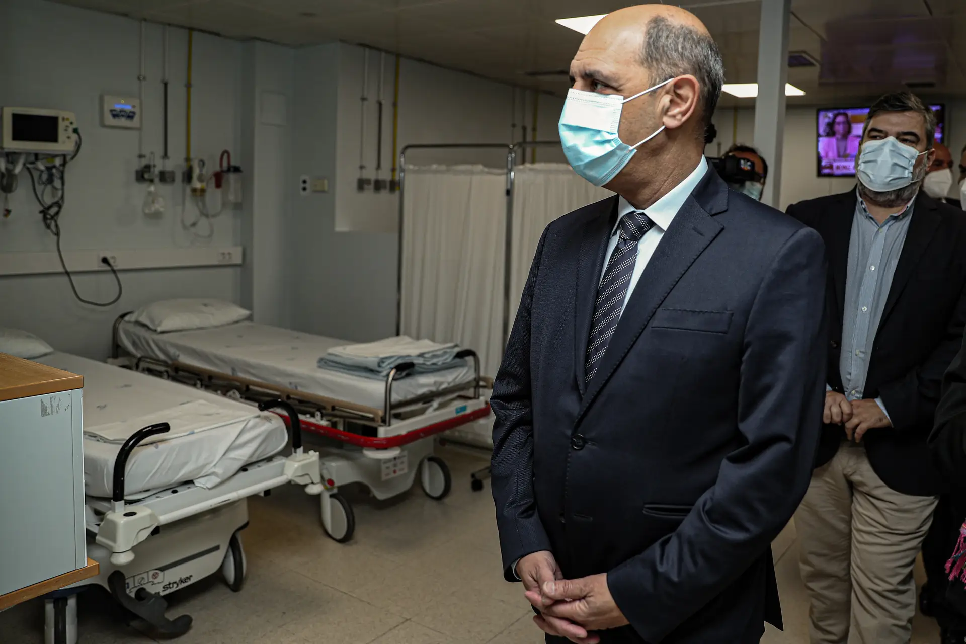 Ministro da Saúde pede aos hospitais que se entreajudem nas urgências
