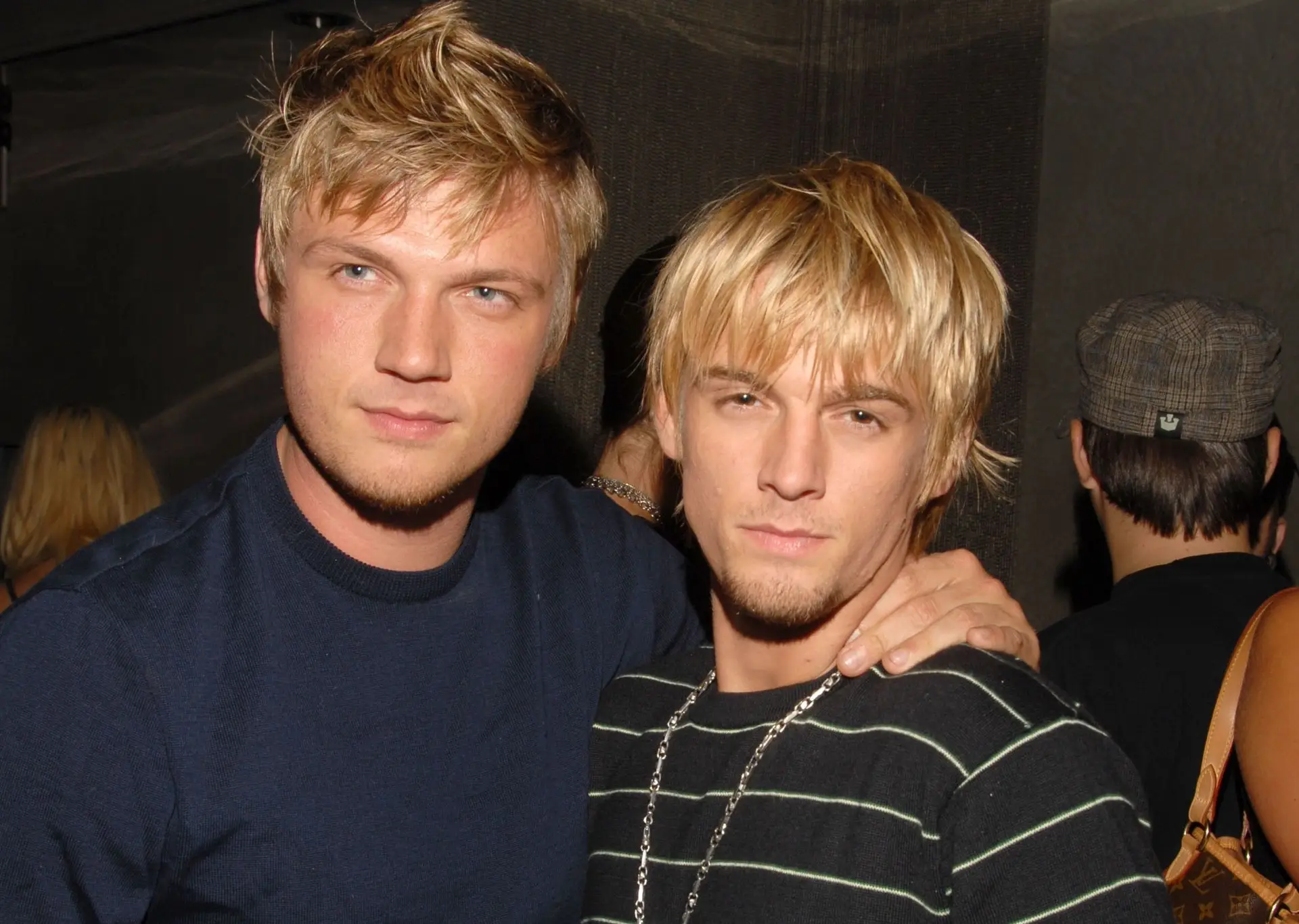 Nick Carter não conteve as lágrimas ao recordar o irmão, Aaron Carter, em concerto dos Backstreet Boys