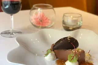 Chocolate, avelã e fava tonka