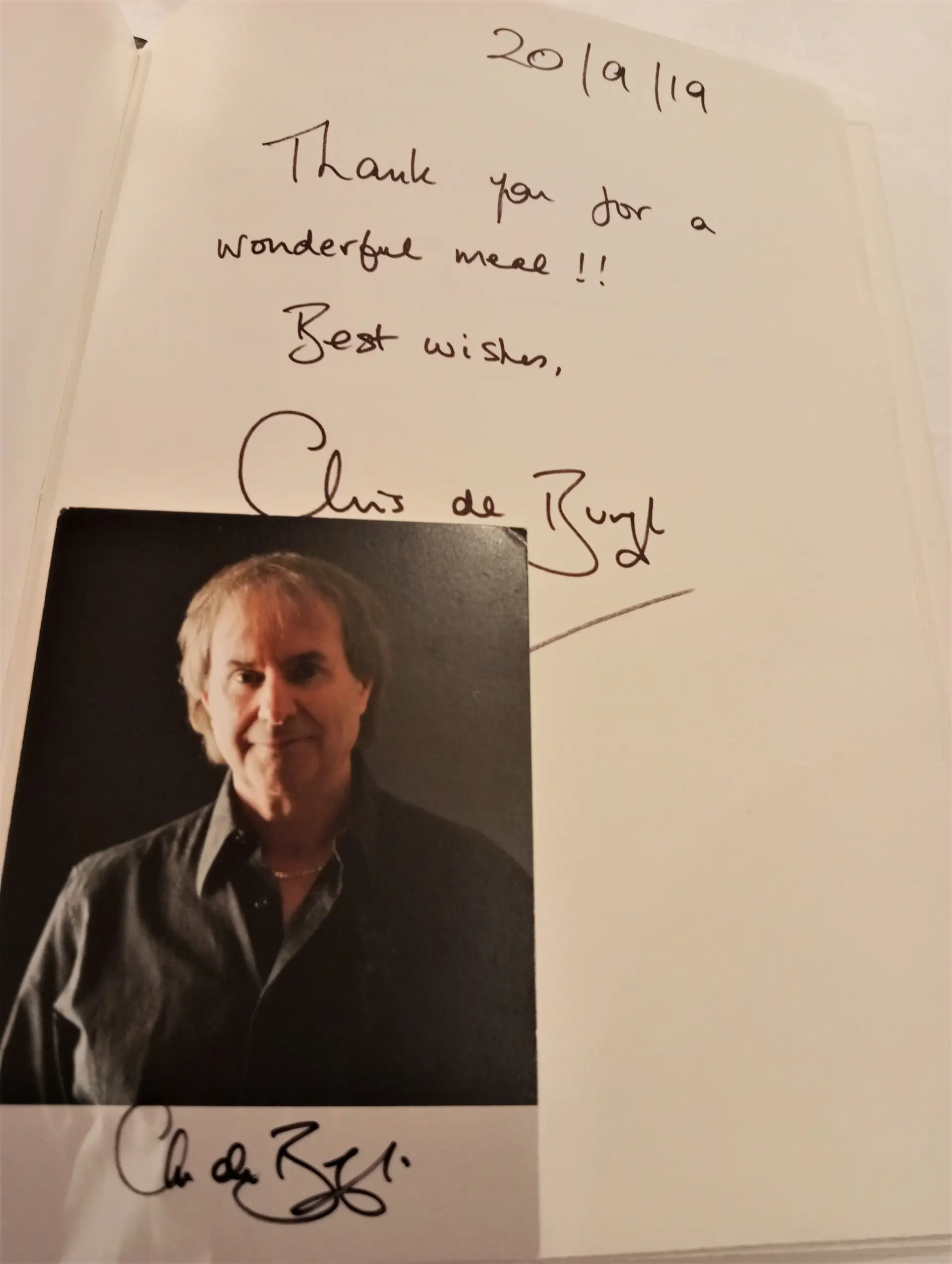 Dedicatória de Chris de Burgh, com foto autografada