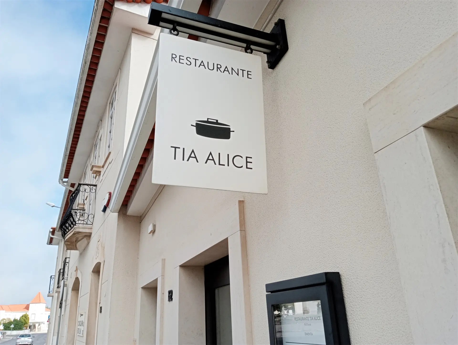 Fachada do restaurante Tia Alice, em Fátima