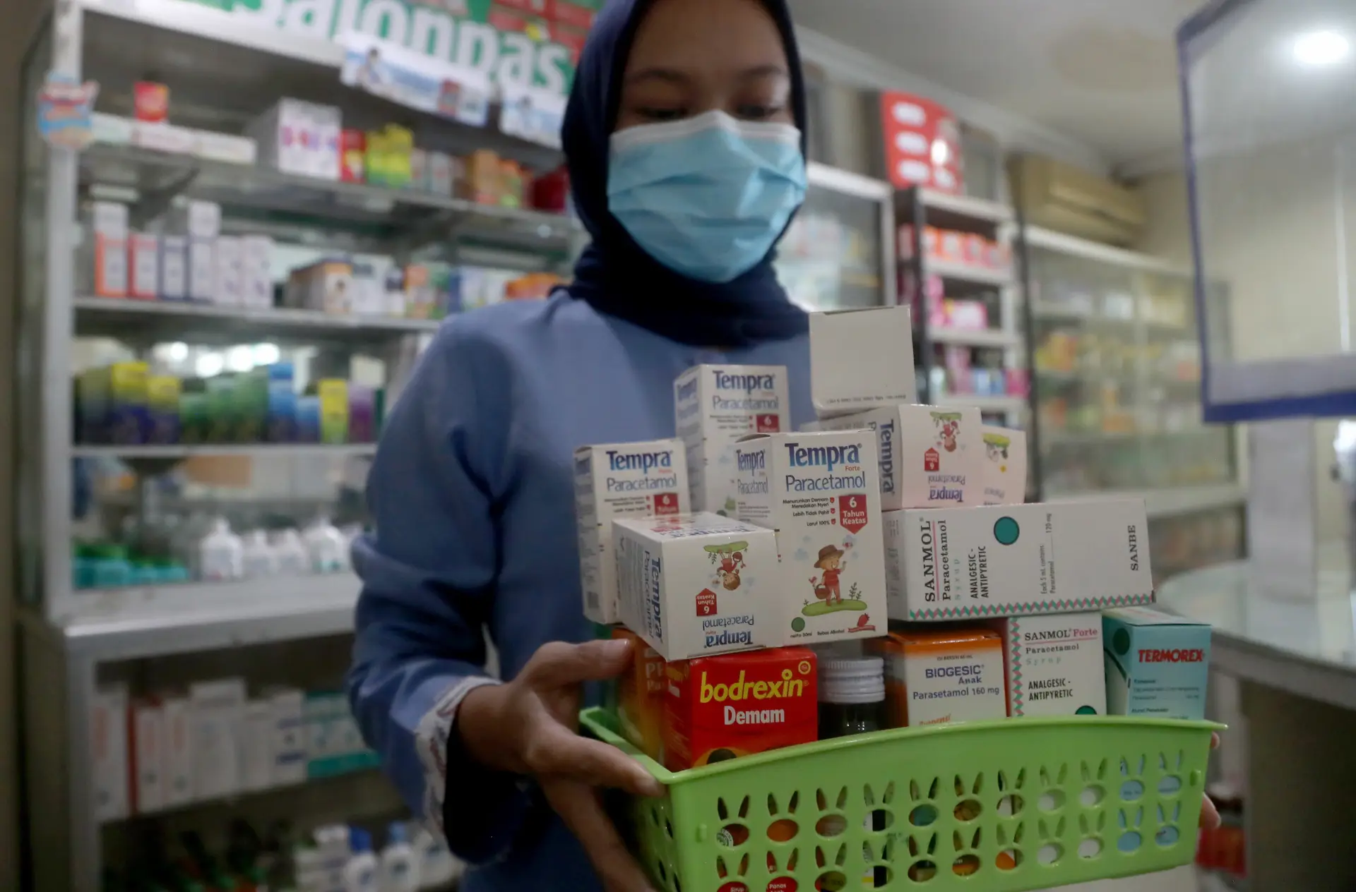Indonésia suspende licenças de duas farmacêuticas após morte de cerca de 200 crianças