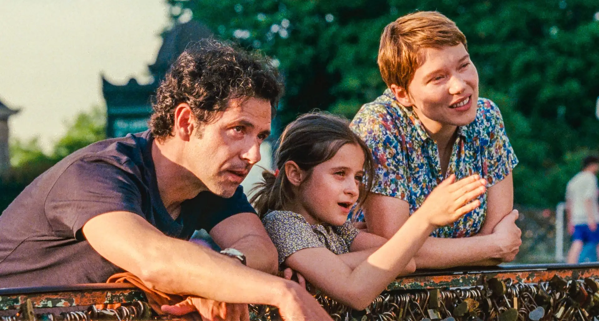 Os atores Melvil Poupaud, Camille Leban Martins e Léa Seydoux em cena no filme “Uma Bela Manhã”