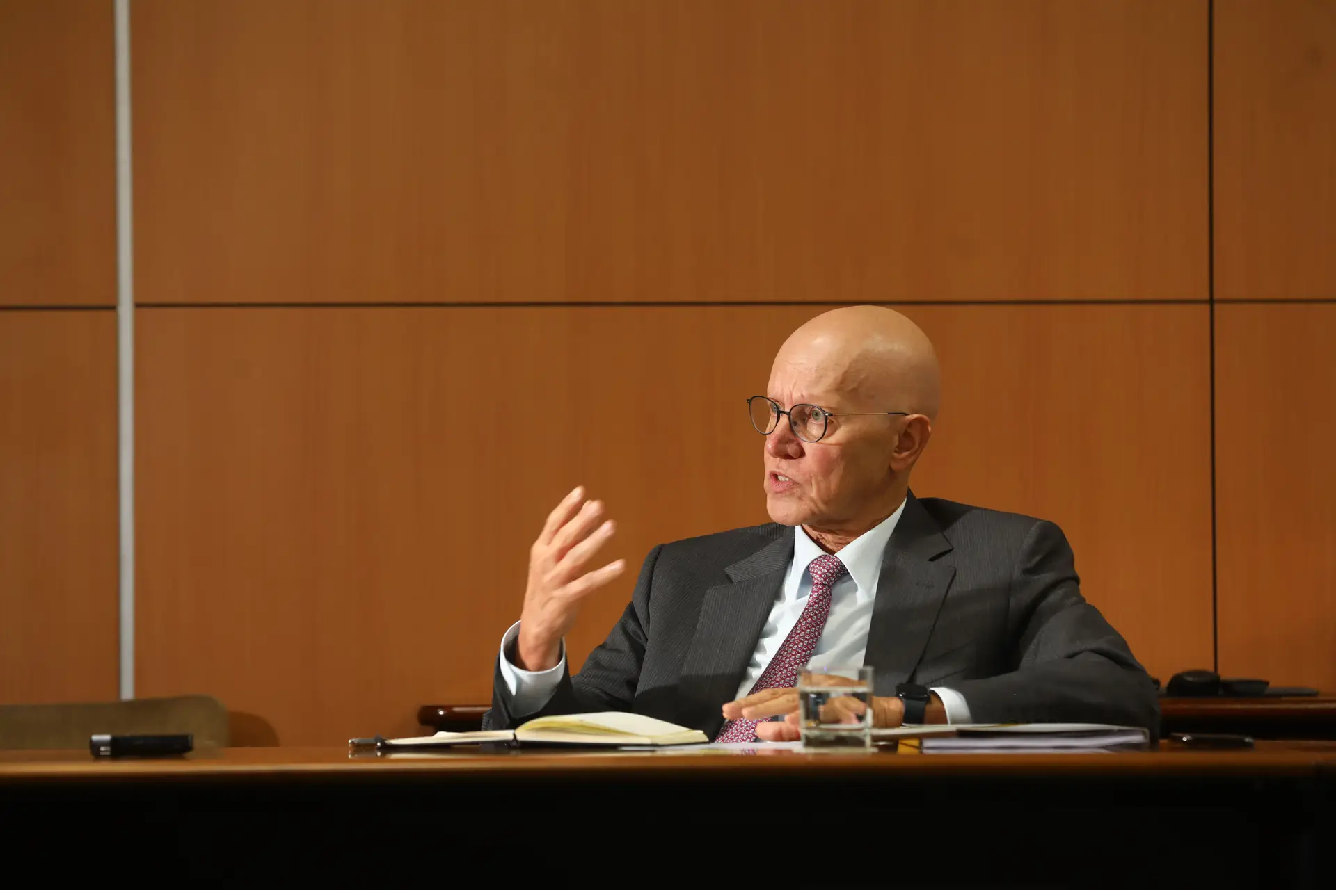 Banca vai ao Parlamento explicar porque não dá mais juros nos depósitos, deputados admitem mexer na lei