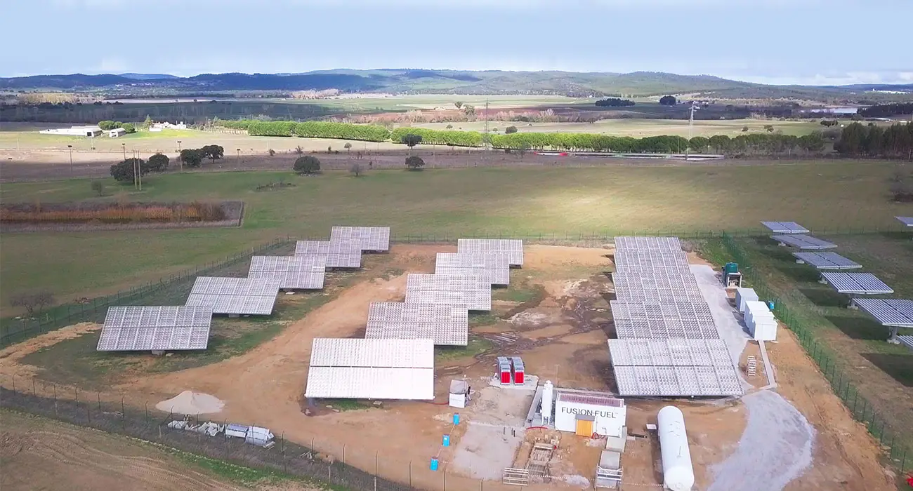Fusion Fuel produz hidrogénio em Évora a partir da energia solar, para injetar eletricidade na rede a qualquer hora.
