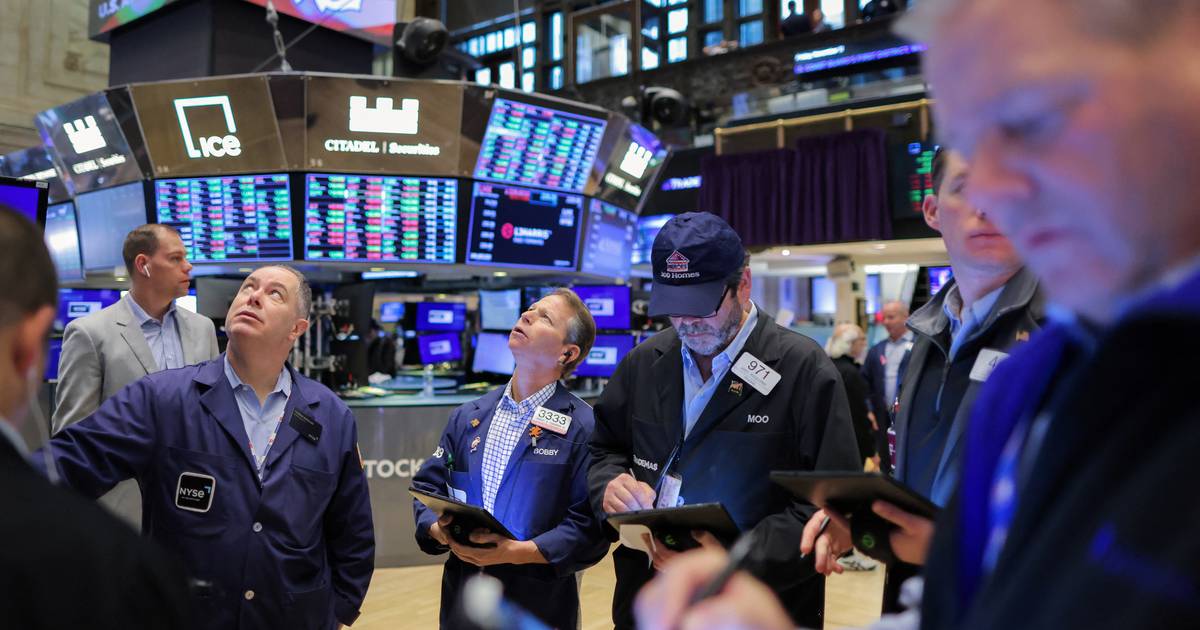 Subida da taxa de juro foi modesta, mas Wall Street fecha em baixa