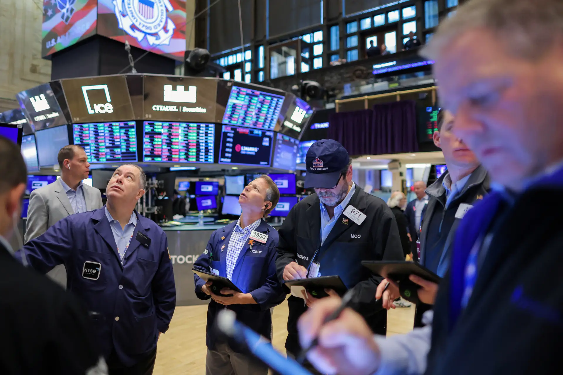Wall Street encerra em alta a melhor semana desde o verão