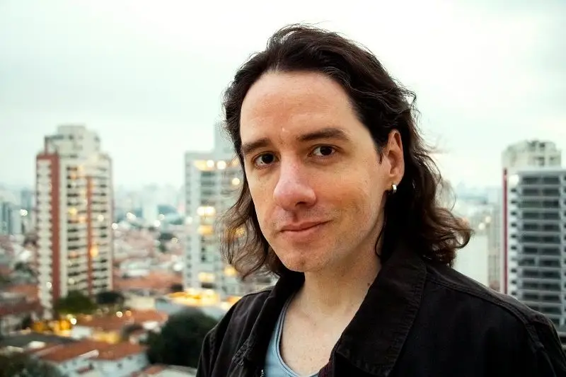 “A literatura é um lugar feliz”: entrevista a Rafael Gallo, Prémio Saramago 2022