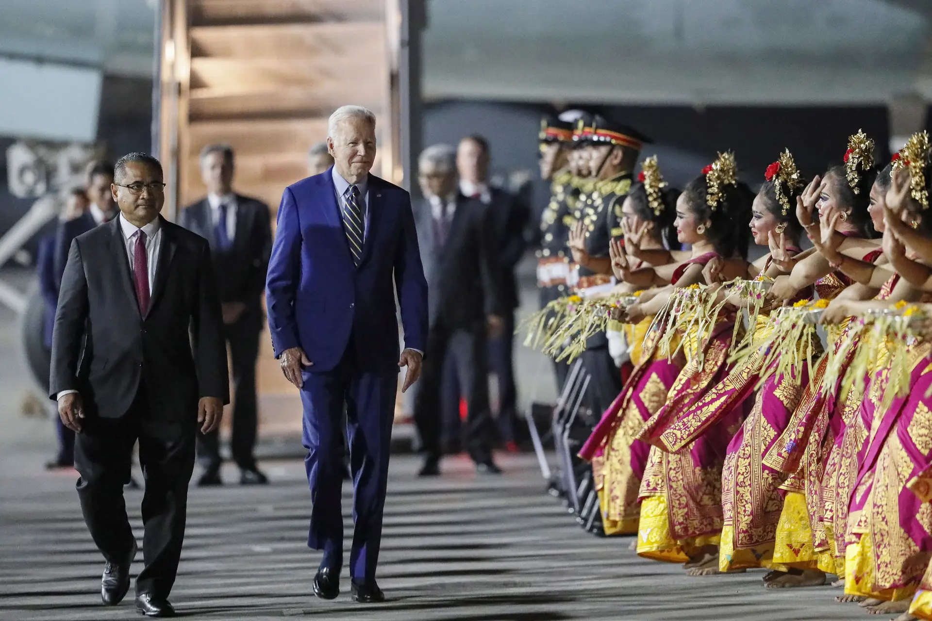 Joe Biden na chegada a Bali para a cimeira do G20