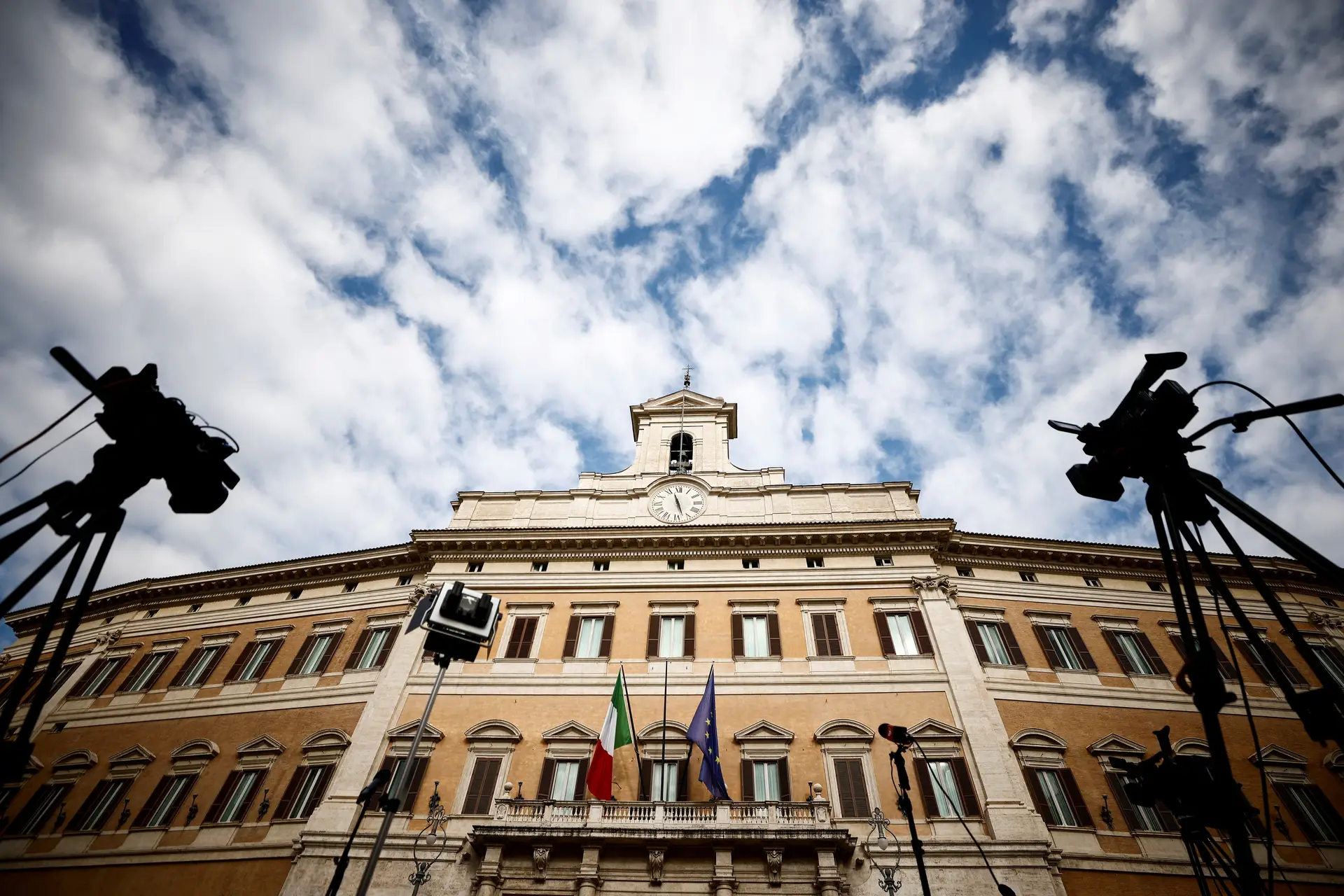 Itália: deputadas vão poder amamentar na Câmara dos Deputados