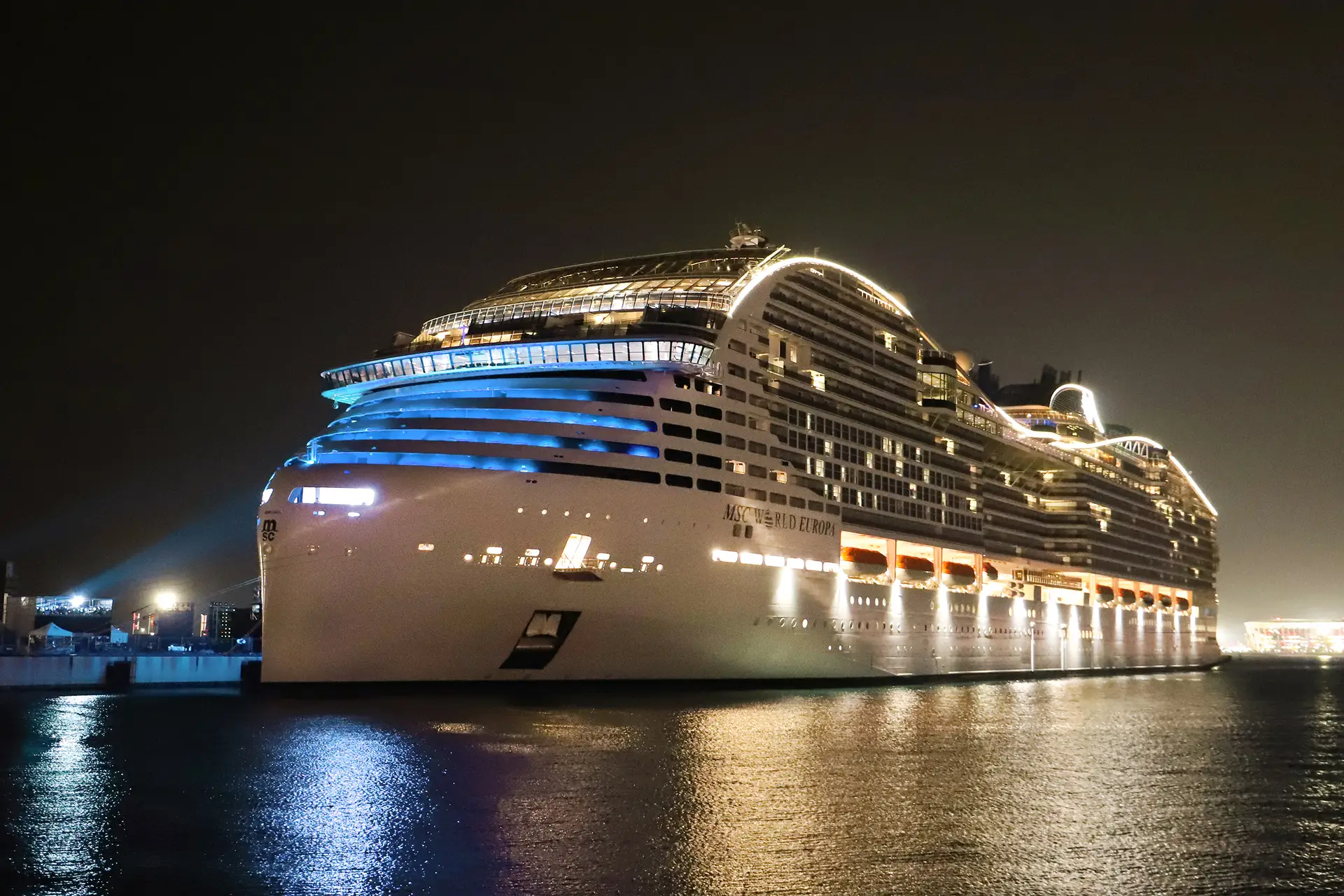 É um dos navios mais sofisticados do mundo, custou €1200 milhões e leva 9 mil pessoas foto