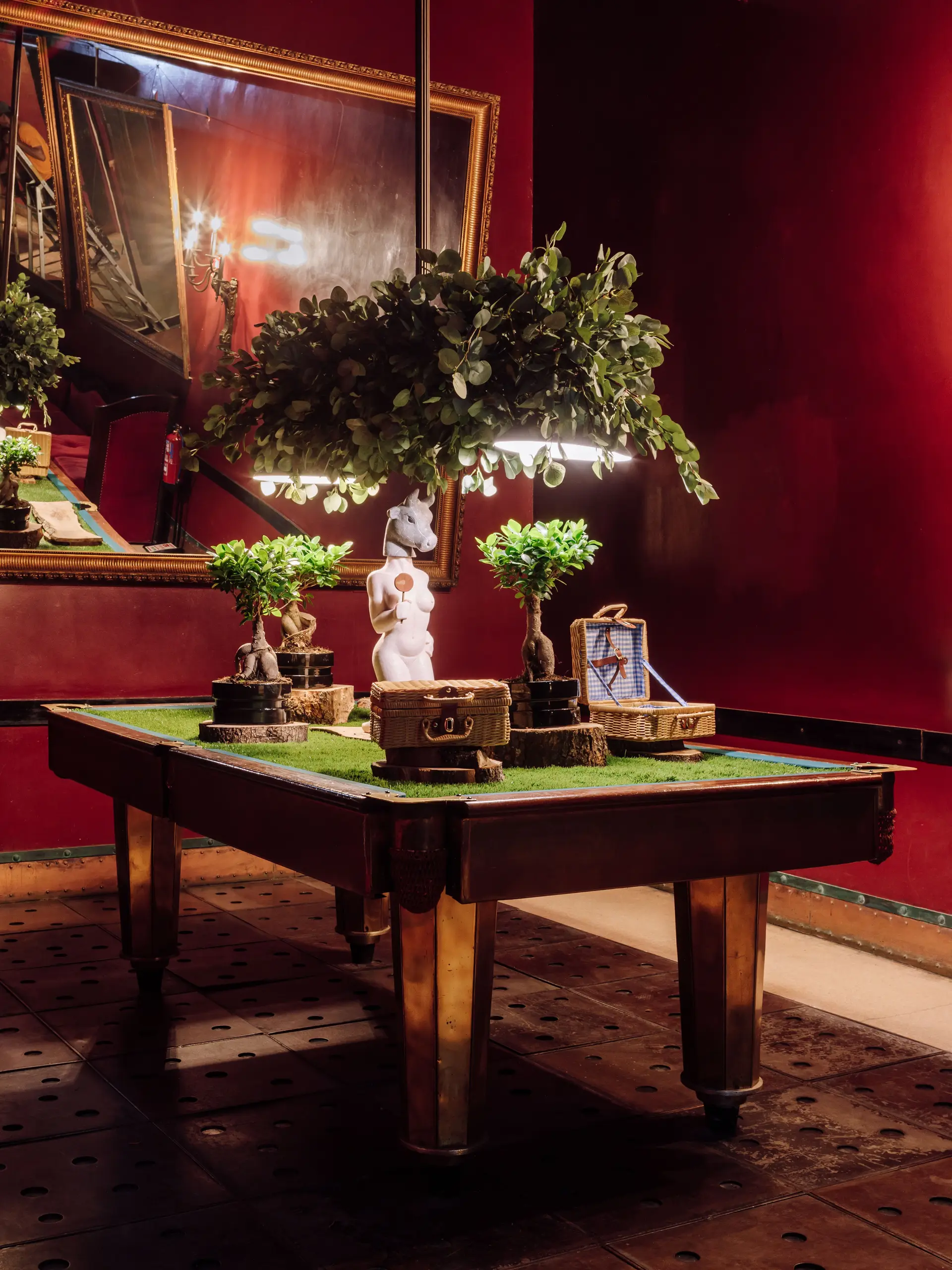 Experiência de fine dining do Eneko Lisboa inicia na antiga mesa de bilhar, à entrada