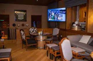 Real Sports Bar