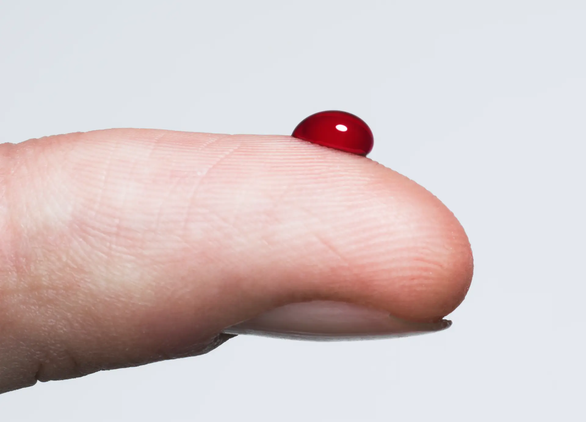 “Com uma gota de sangue, detetamos três doenças muito silenciosas, muito ameaçadoras”: DGS apela a rastreio de VIH e hepatites virais