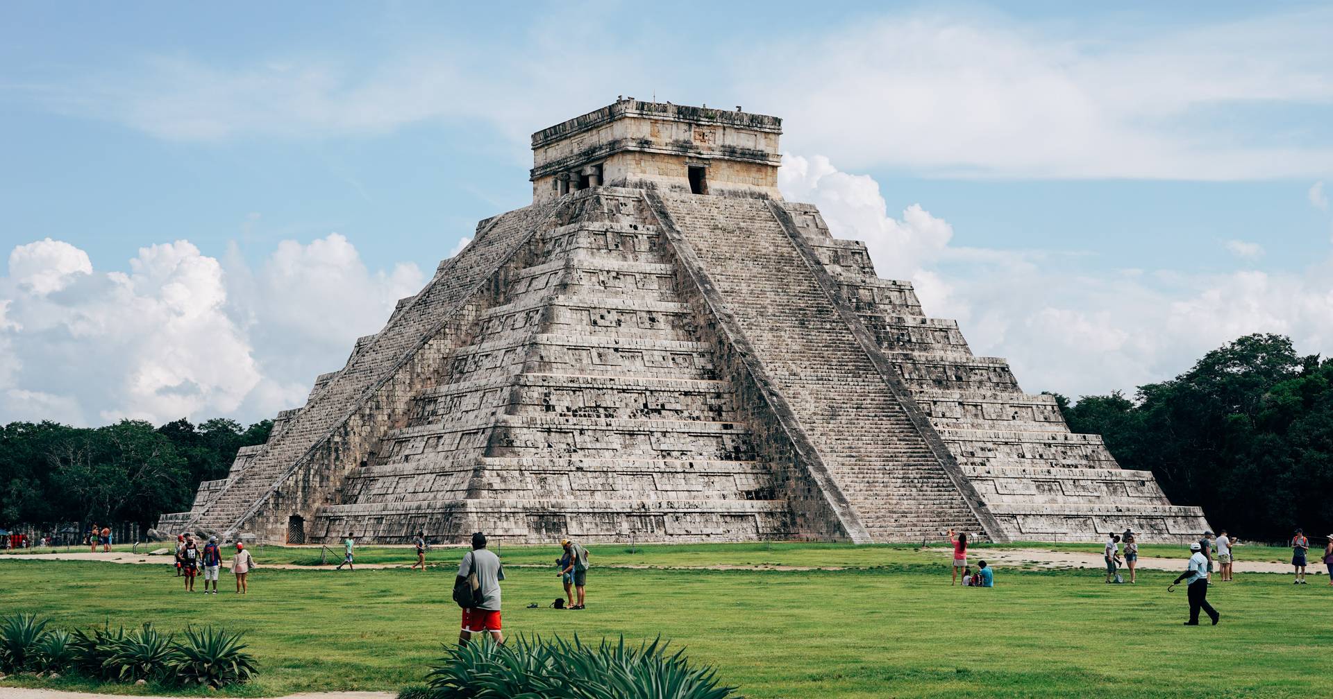 México: la multitud pide el “arresto” del turista que subió al templo de Chichén Itzá