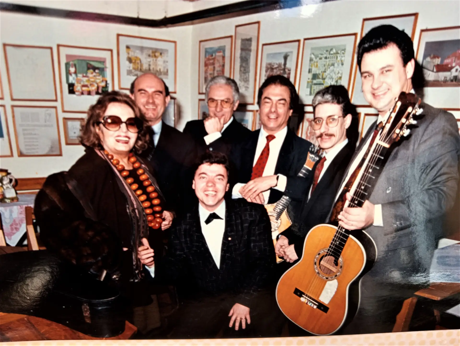 A diva com os guitarristas da Adega Machado