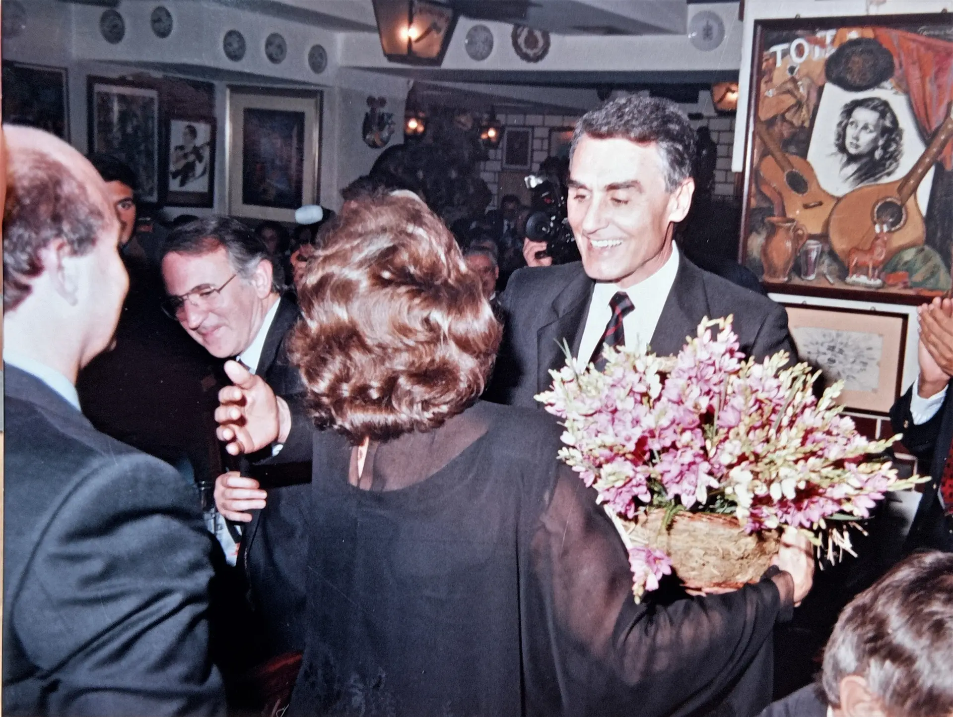 Cavaco Silva num espetáculo de Amália Rodrigues na Adega Machado