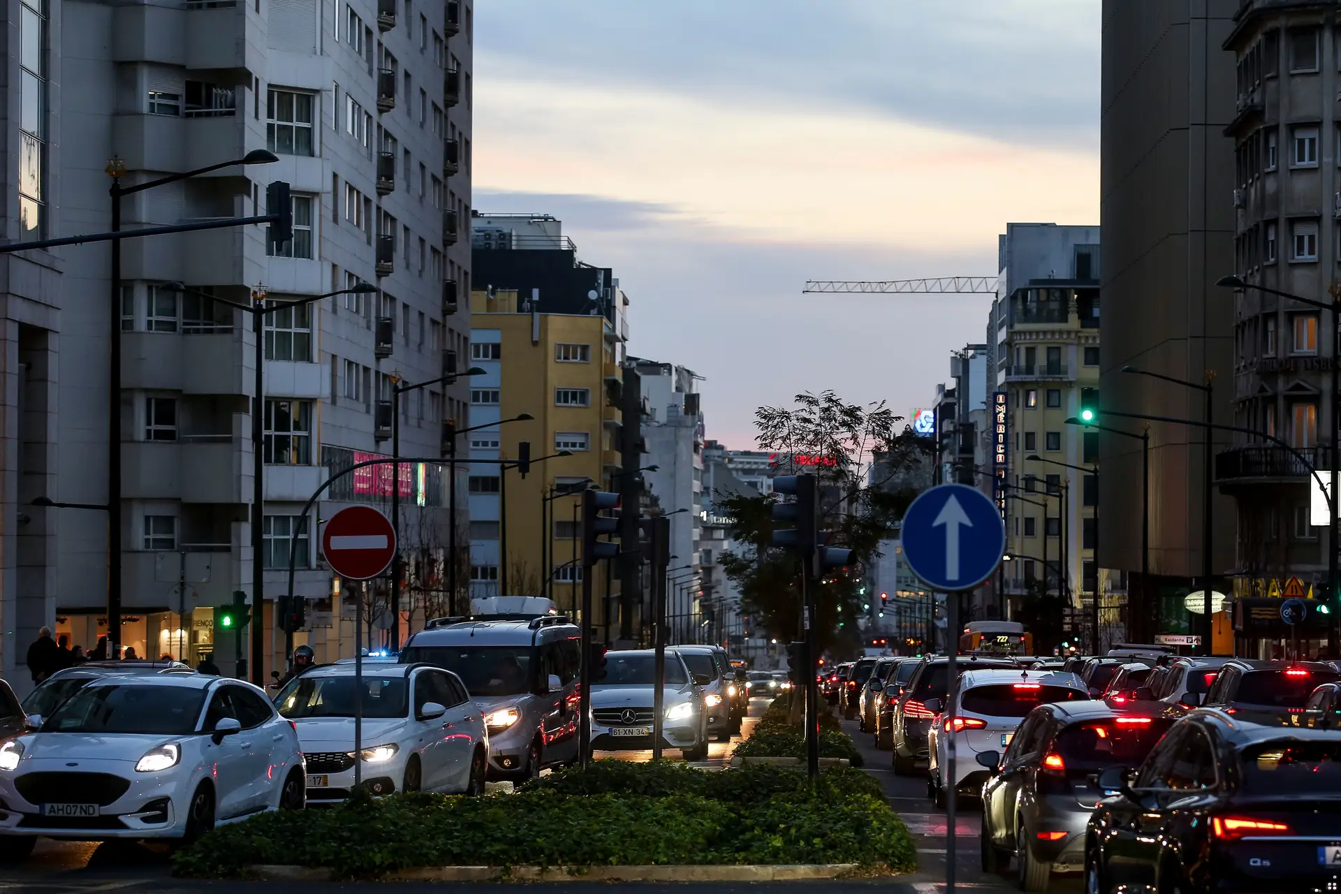 Mercado automóvel cresce 13,7% em abril na Europa, com a Alemanha a puxar pelos carros a gasóleo