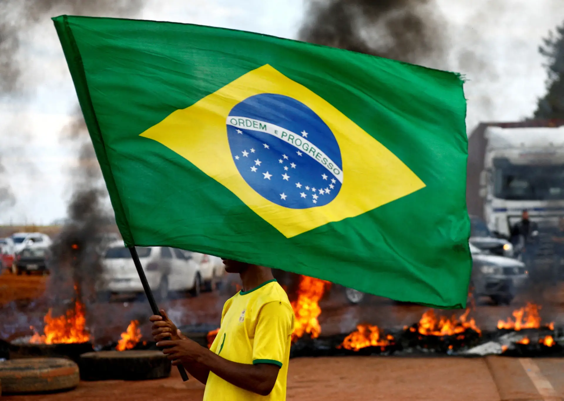 Apoiantes de Bolsonaro bloquearam estradas e autoestradas em protestos após derrota nas presidenciais