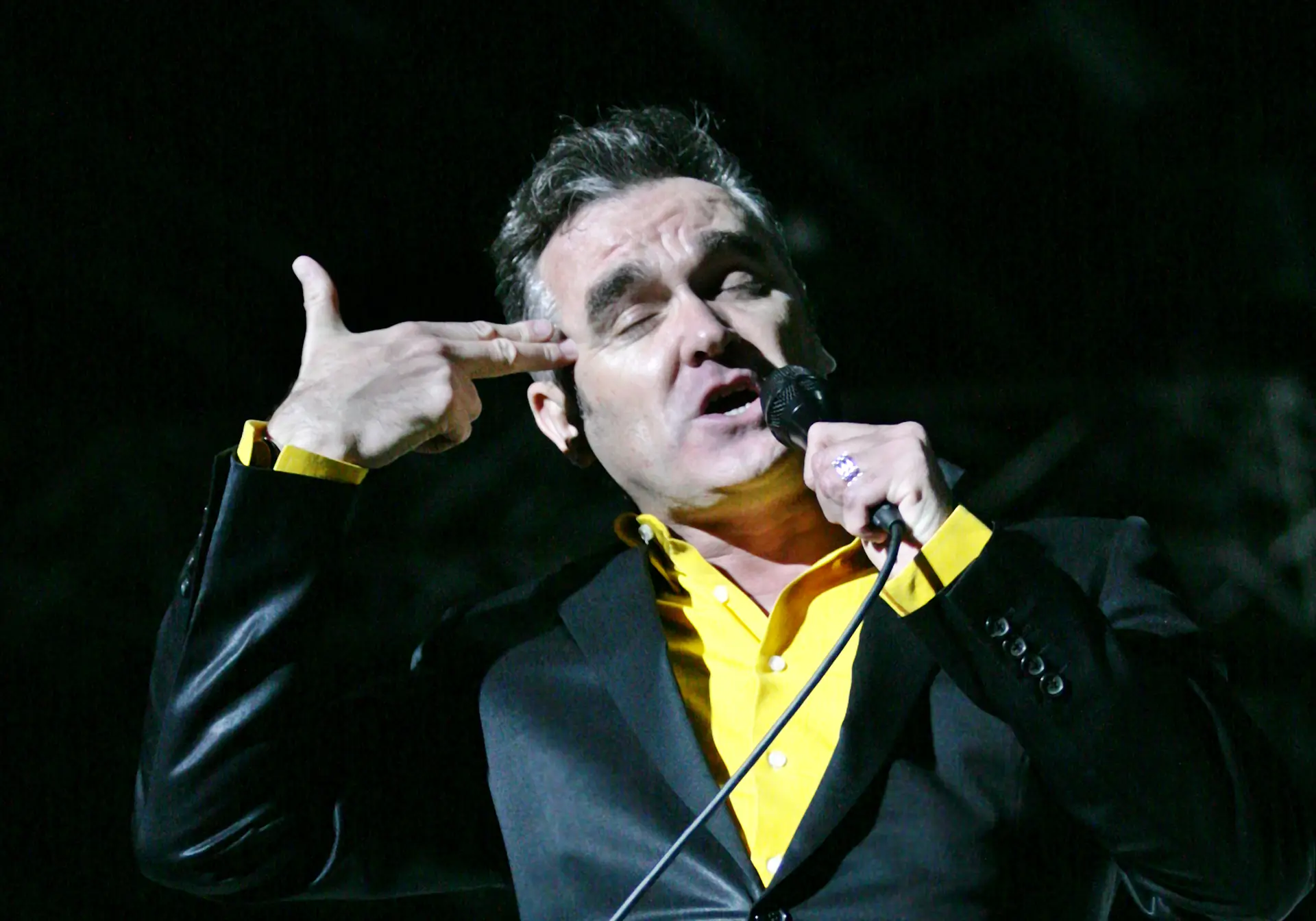 Morrissey põe crianças a gozar com os críticos de música: “Não preciso ouvir, já sei o que vou escrever”