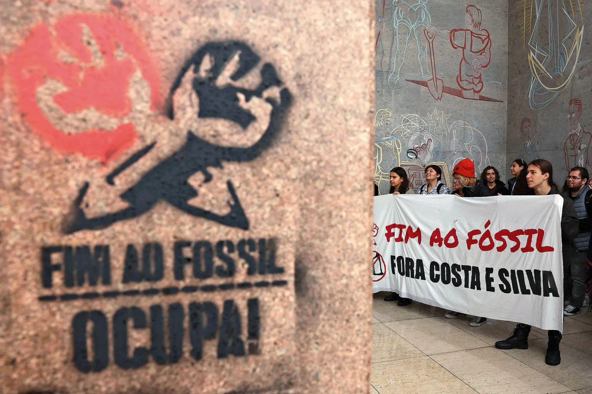Protesto recente dos estudantes na Faculdade de Letras da Universidade de Lisboa contra as alterações climáticas e a pedir líderes mais responsáveis