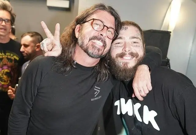 Dave Grohl foi a um concerto de Post Malone. E não se coibiu de dançar