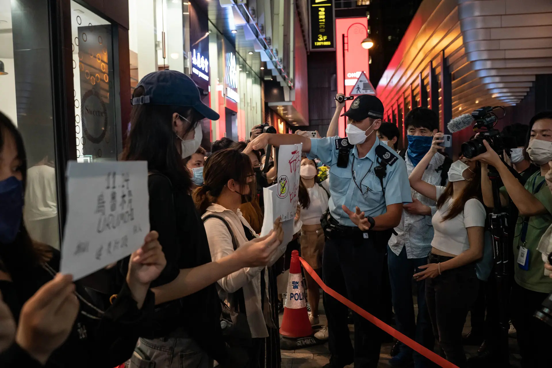 Covid-19. Human Rights Watch pede respeito pelos direitos de manifestantes na China