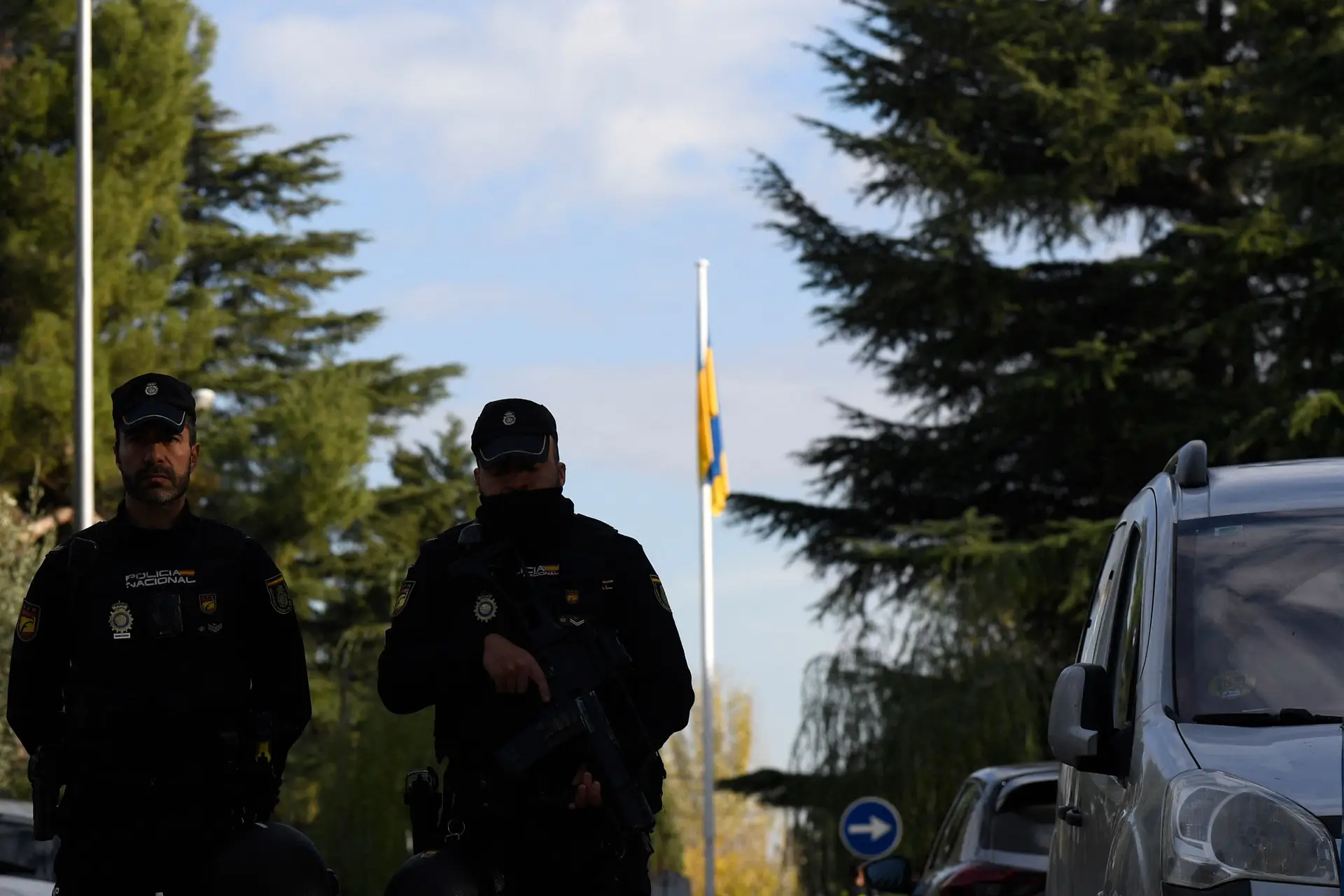 Explosão de carta armadilhada na embaixada da Ucrânia em Madrid faz um ferido ligeiro