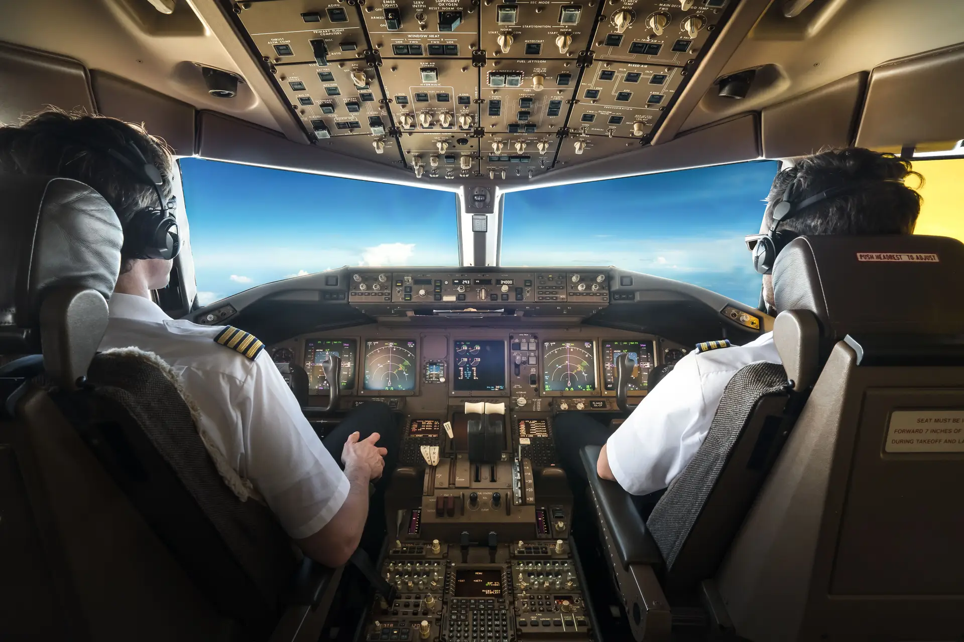 Aviação: “hoje é muito cedo para falar” de piloto-único, mas em 2030 poderá ser uma “opção a considerar” pelas companhias