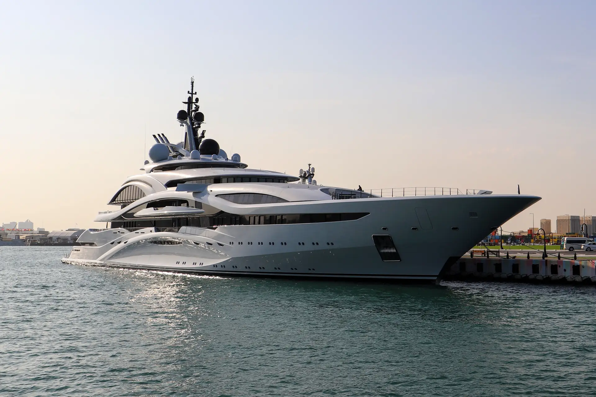 “Al Lusail”, o iate de sonho do emir do Catar, tem um preço absurdo (e muito secretismo)