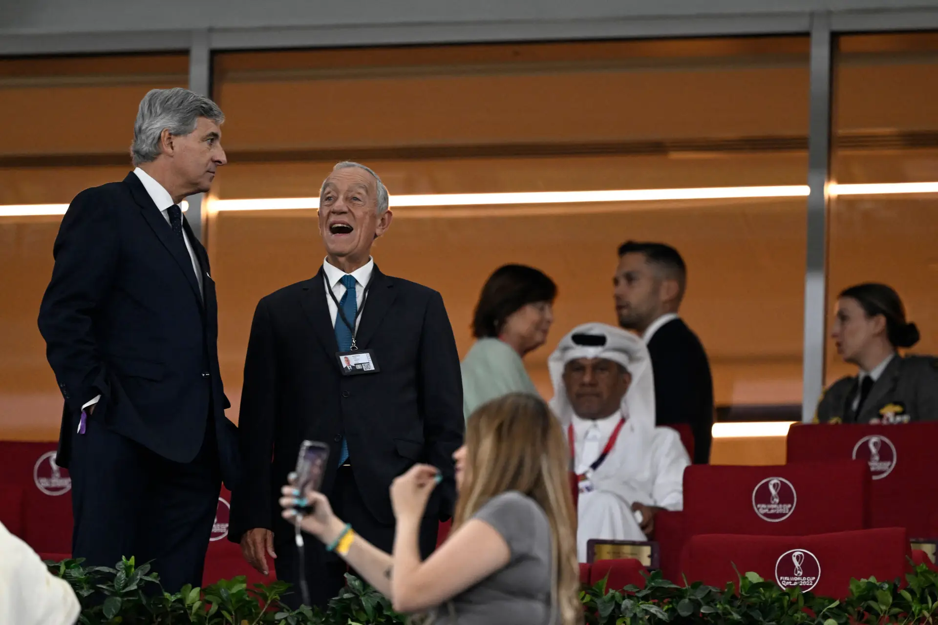 Marcelo Rebelo de Sousa assistiu ao jogo Portugal-Gana com José Luís Arnaut e figuras do Catar e da FIFA  