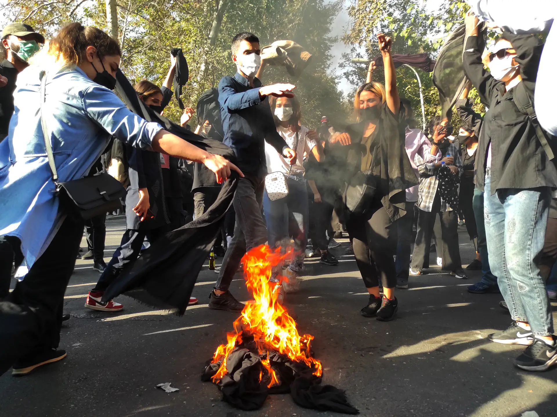 Protestos em Teerão, capital do Irão, em outubro, pela morte da iraniana Mahsa Amini.