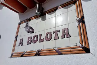 O nome do restaurante alentejano em azulejo