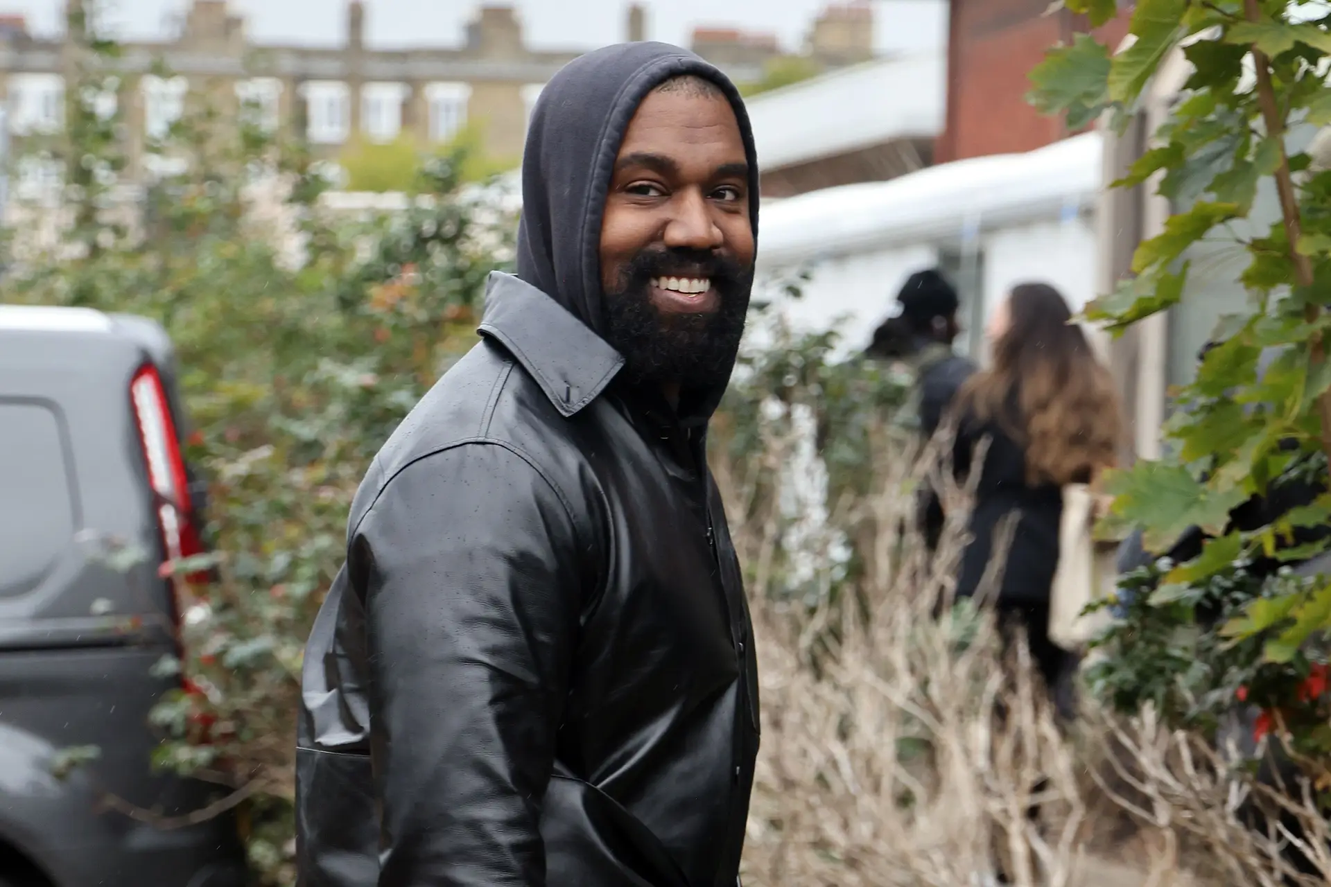 Kanye West pede ao povo judeu que perdoe Adolf Hitler
