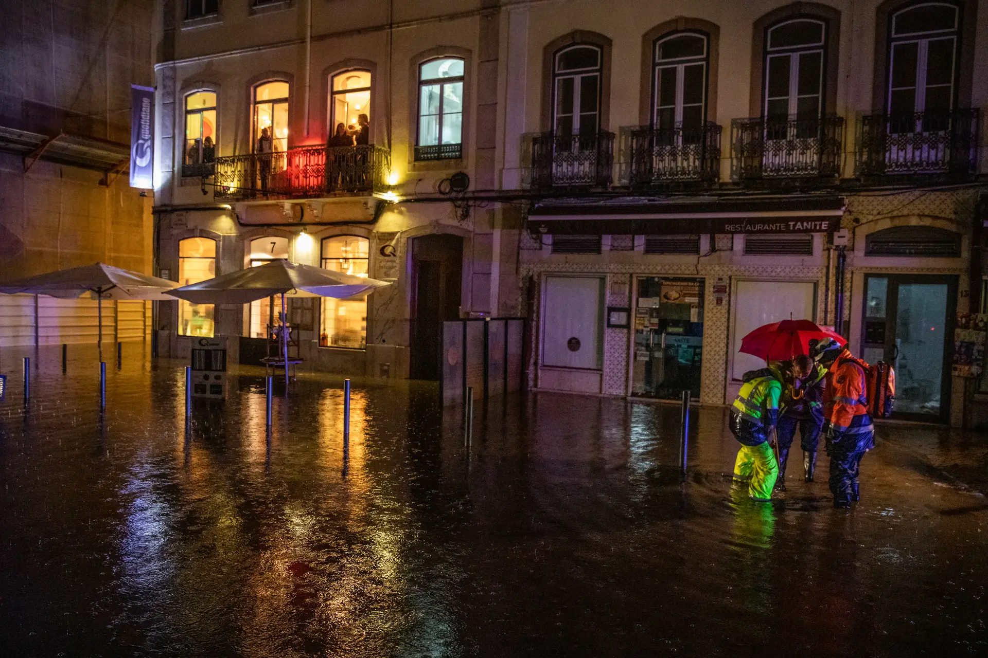 Túneis podem ser encerrados e trânsito desviado: Câmara de Lisboa pede “precauções redobradas” após aviso laranja de chuva forte