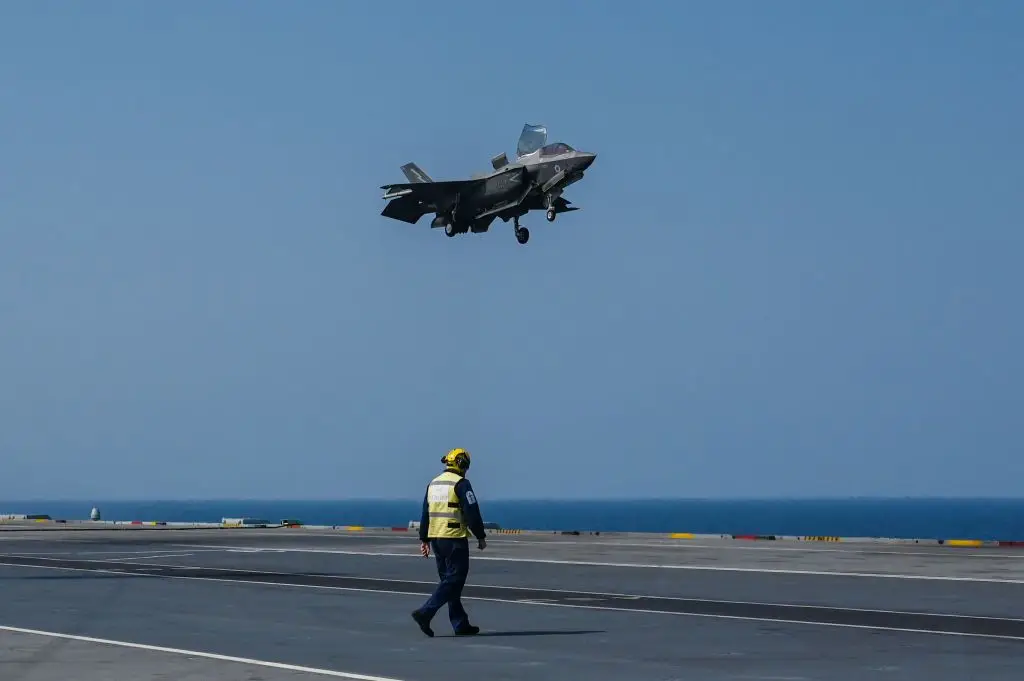 Reino Unido, Itália e Japão vão desenvolver aviões de combate de última geração
