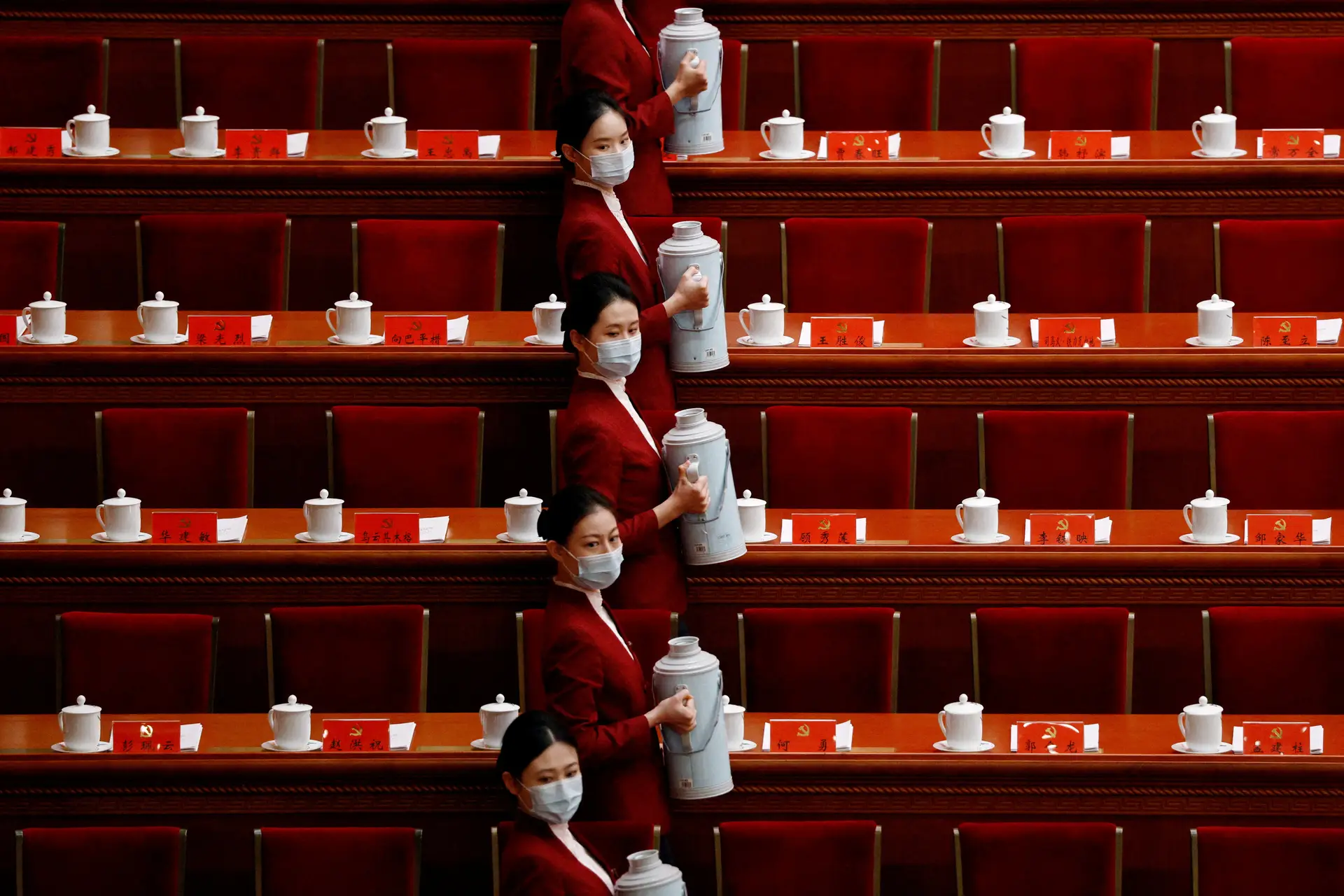 AUTORIDADE. Regado com o tradicional chá, o Congresso do Partido Comunista Chinês consagrou a liderança indiscutível de Xi Jinping