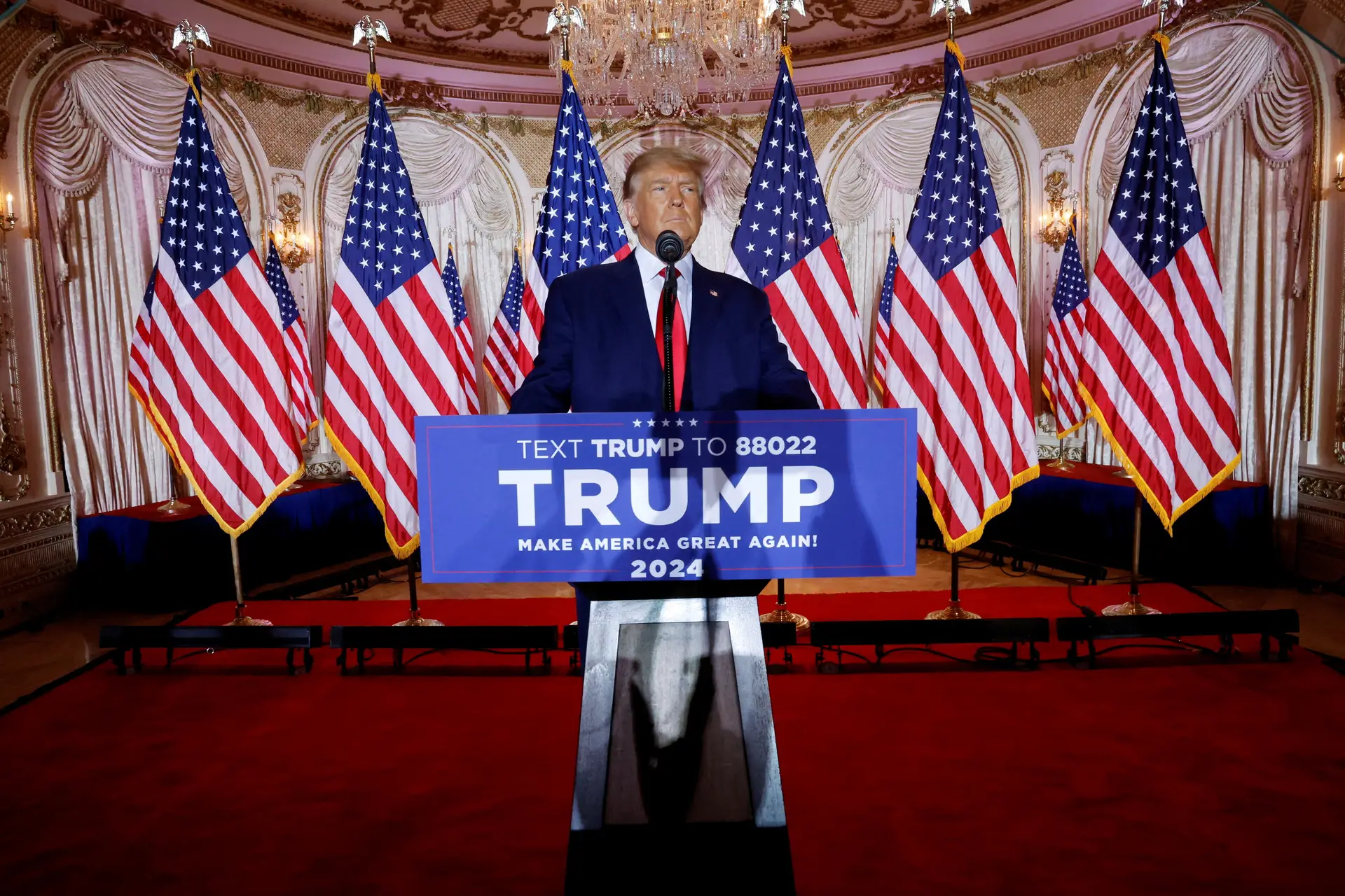 REGRESSO. Donald Trump quer voltar à Casa Branca. No seu ‘resort’ de Mar-a-Lago, anunciou que irá disputar as primárias republicanas