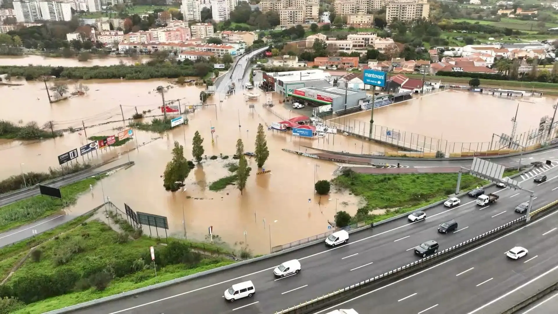 Mau tempo: Loures sobe estimativa de prejuízos para €36 milhões
