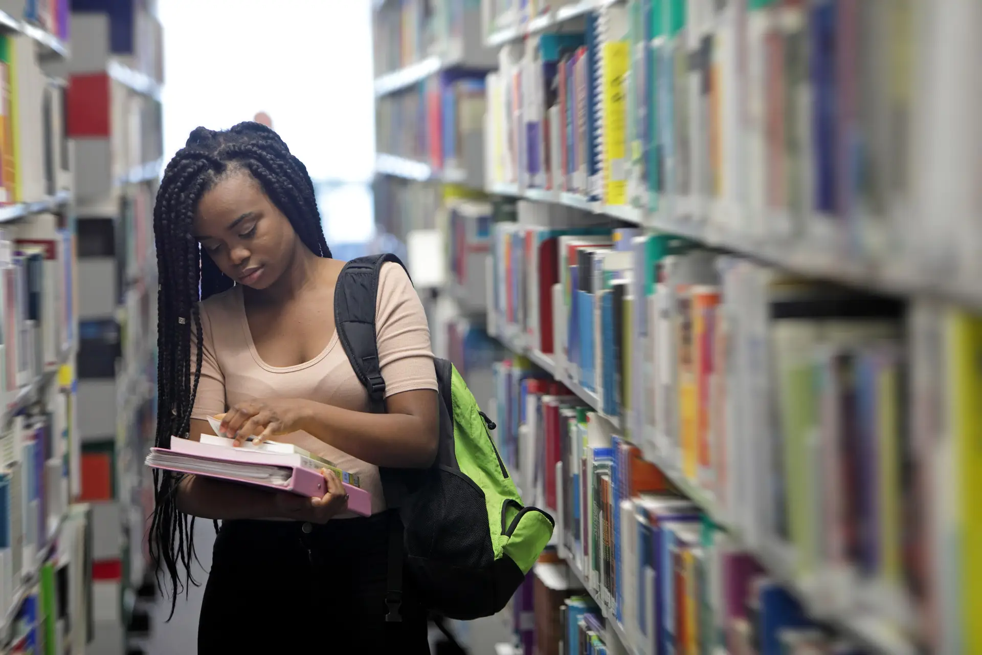 Na última década, os números do abandono escolar caíram. Inversamente, Portugal assistiu à massificação do ensino secundário e superior