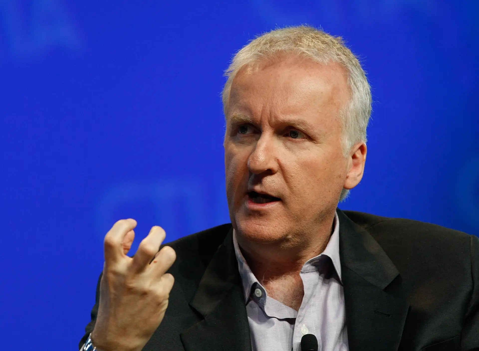 James Cameron em entrevista exclusiva ao Expresso: “Com a pandemia, senti-me o dinossauro a olhar para o meteorito à espera da catástrofe”