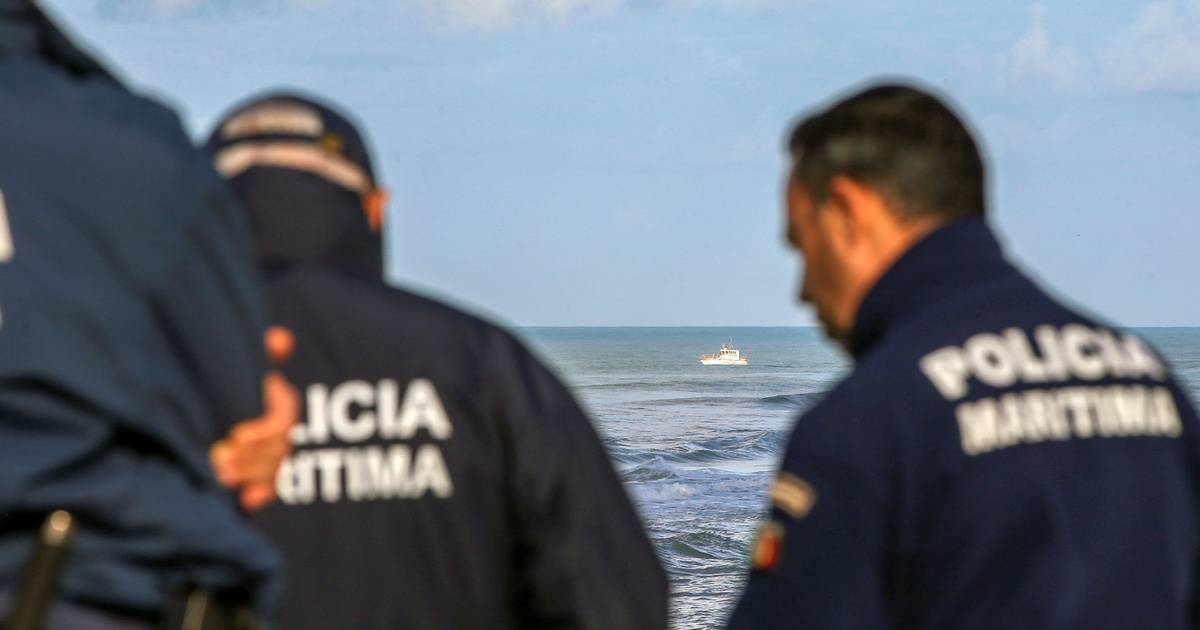 Retomadas buscas por três pescadores após naufrágio em Caminha