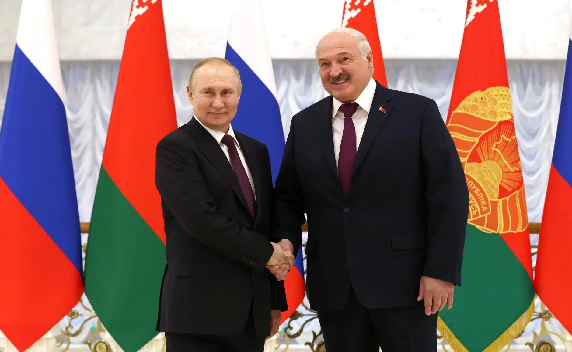 “Eles estão a preparar-se para invadir a Bielorrússia”: Lukashenko tenta justificar envio de armas nucleares russas para o país