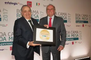 Entrega do Prémio Carreira em 2017 por Francisco Pinto Balsemão