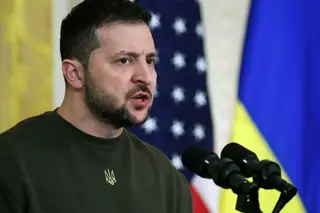 Zelensky visitou a Casa Branca no seu já habitual traje militar